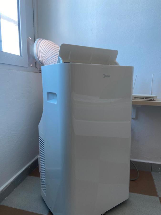 Lovely Studio Apartment Beachfront Durres Bagian luar foto